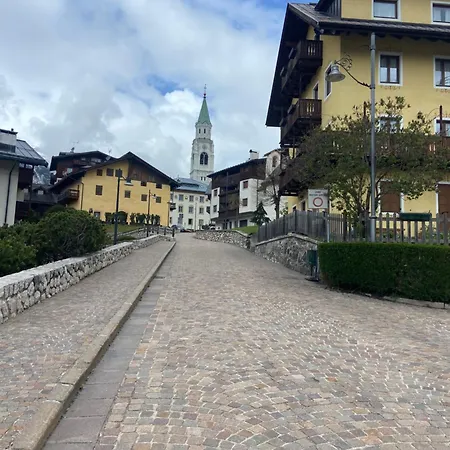 Apartment Cortina Center House *