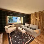 Cortina Center Design With Private Parking *